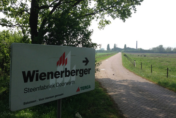 Dam naar de steenfabriek